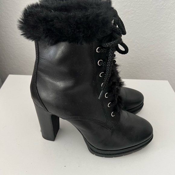 DKNY FAUX FUR HEELED/LACE UP BOOTS BLACK SIZE 9.5 - Picture 1 of 5
